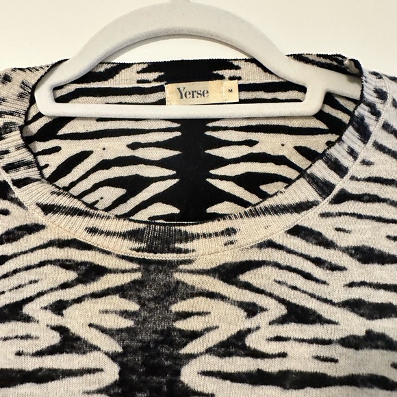 Zebra striped sweater - Picture 3 of 3